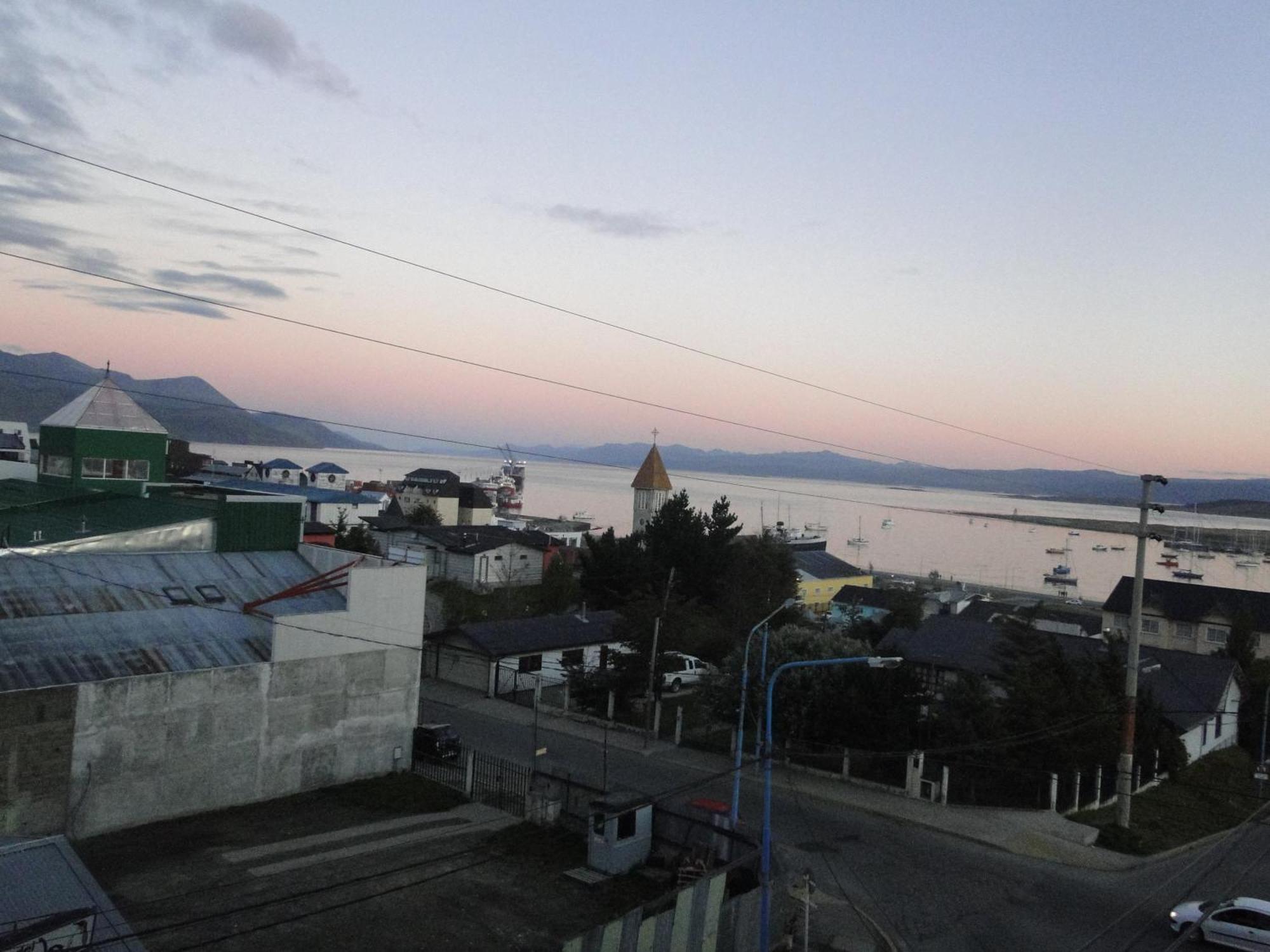 Hotel Mustapic Ushuaia Exterior photo